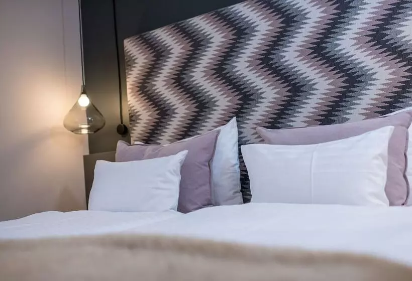 デラックスルーム, Moserhof