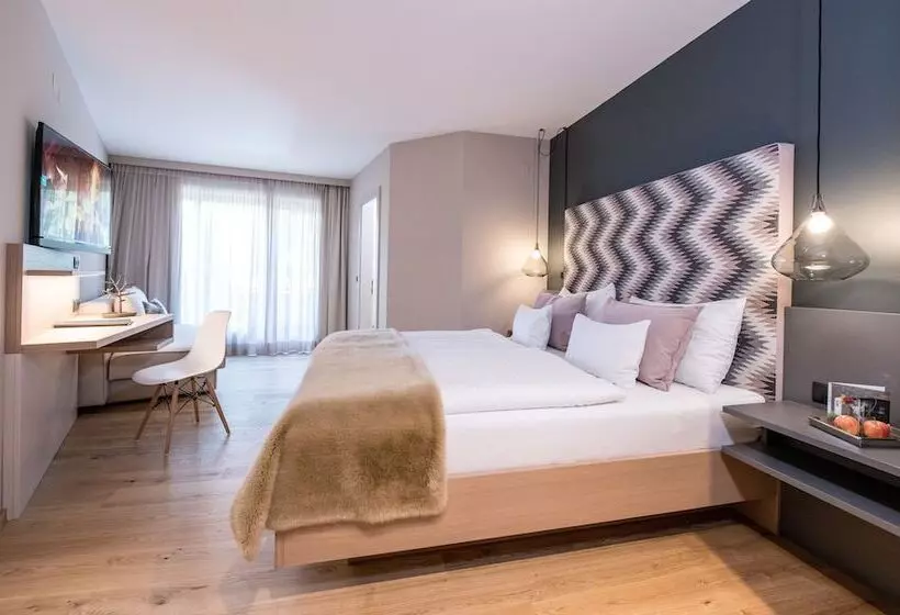 デラックスルーム, Moserhof