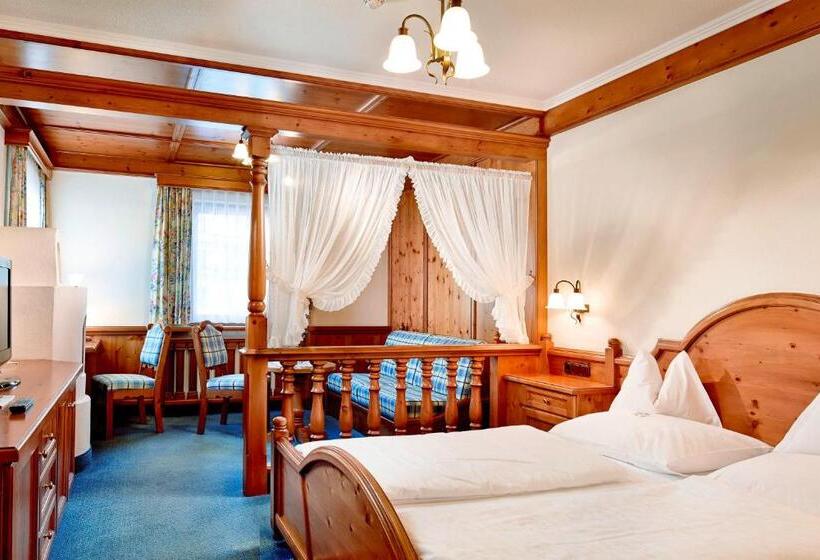 주니어 스위트, Neue Post