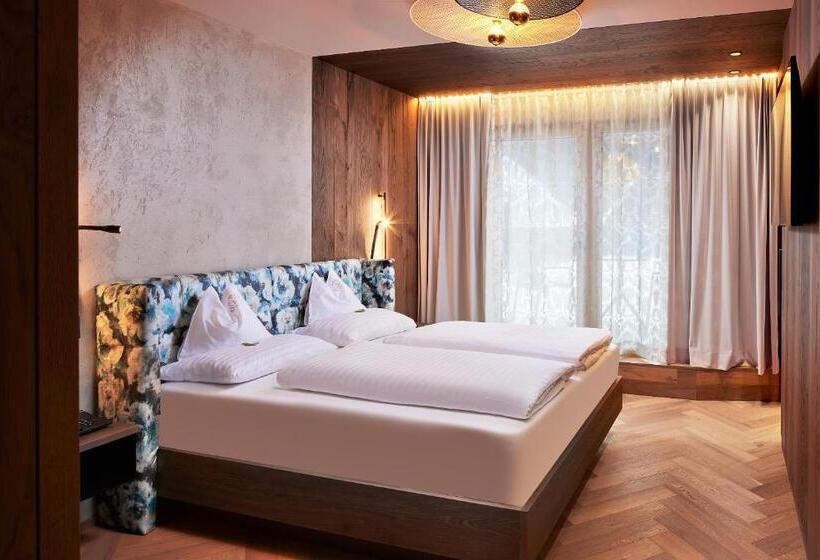 풀장 전망 스위트, Neue Post