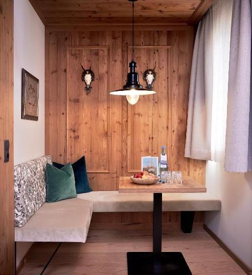 발코니 디럭스 룸, Neue Post