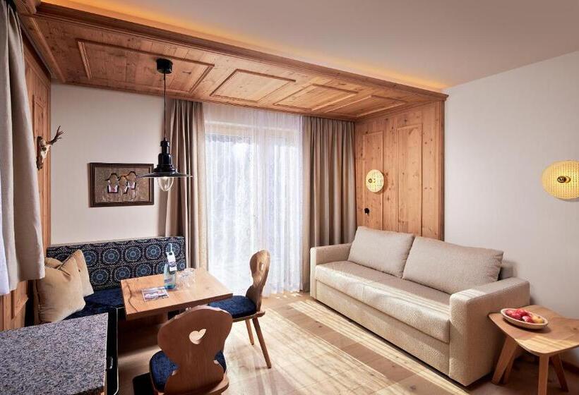 디럭스 주니어 스위트, Neue Post