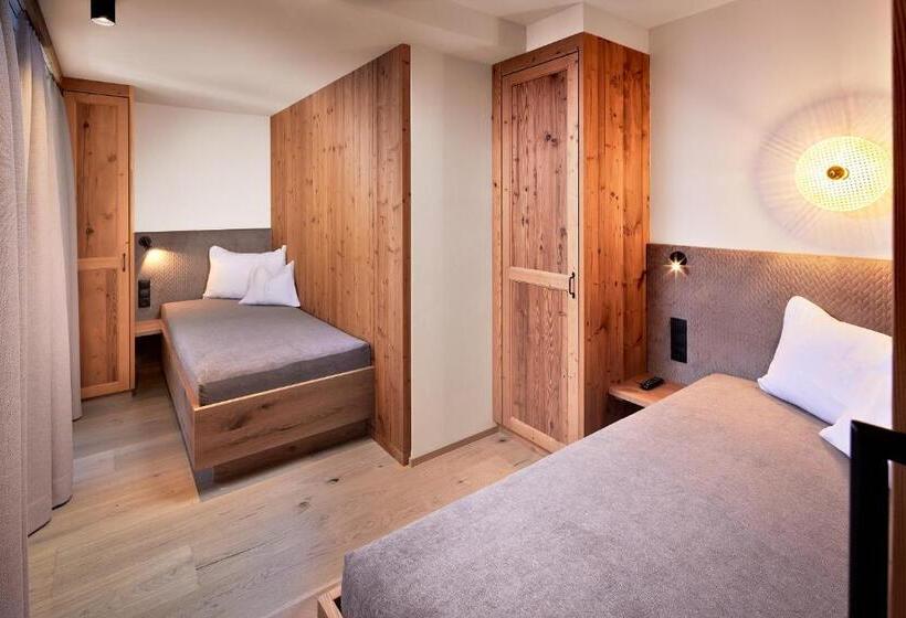 침실 2개 스위트, Neue Post