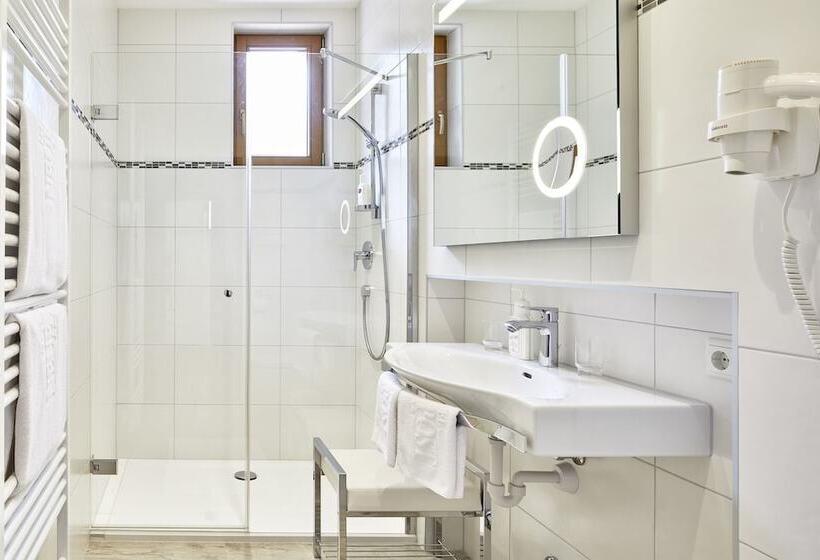 스탠다드 룸, Neue Post