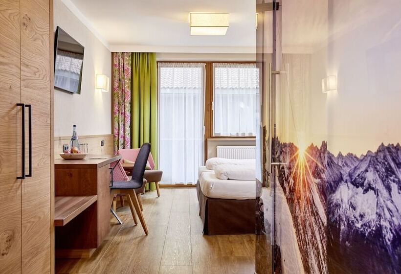 스탠다드 룸, Neue Post