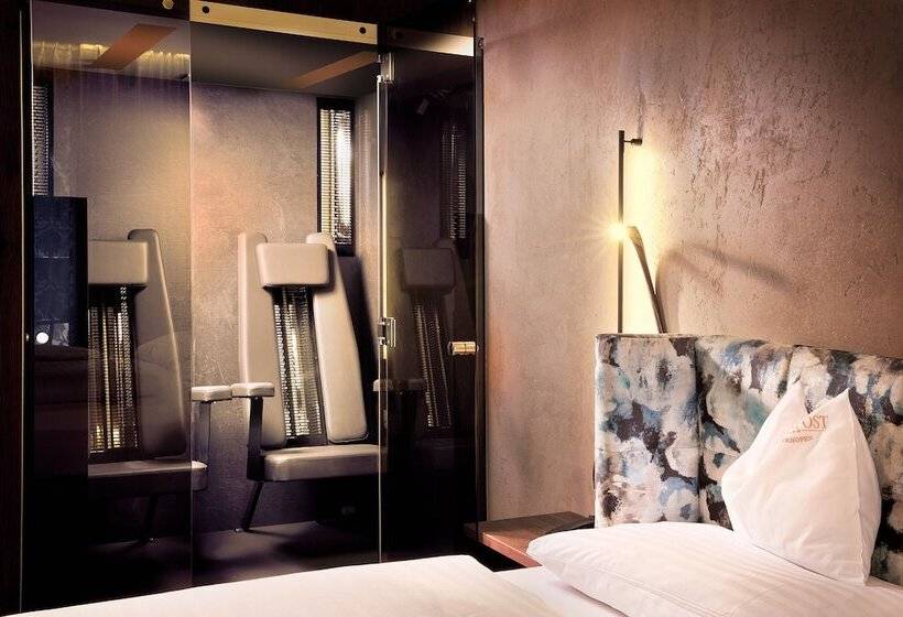 디럭스 룸, Neue Post