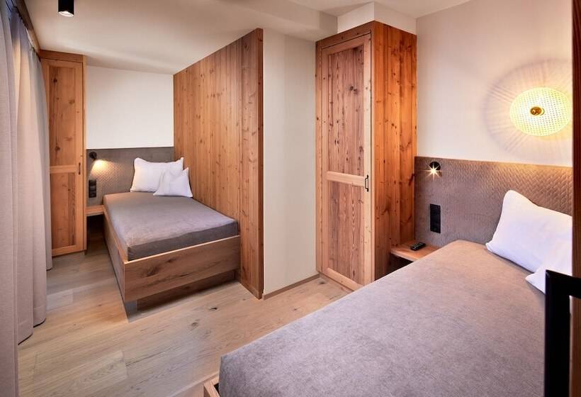 스탠다드 룸, Neue Post