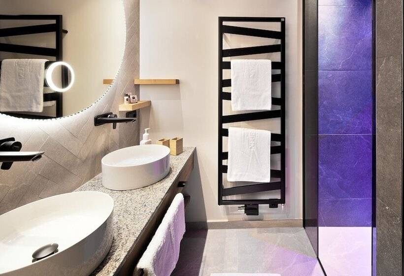 주니어 스위트, Neue Post