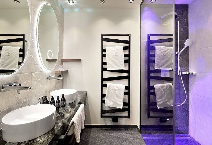 디럭스 룸, Neue Post