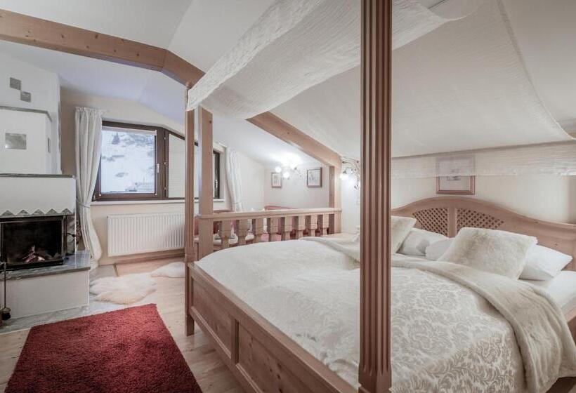 جناح, Rigele Royal Superior