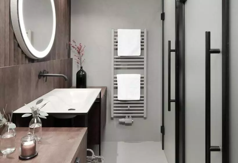 Economy-huone, Rigele Royal Superior