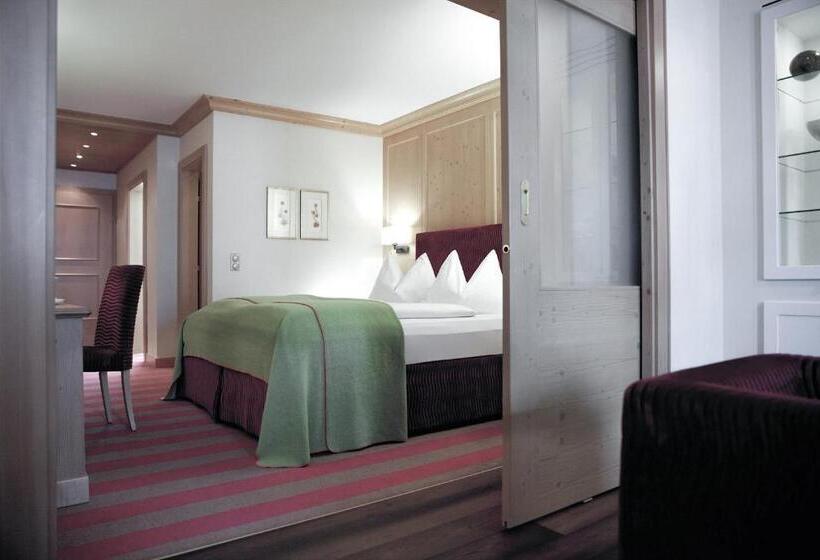 جناح جونيور ديلوكس, Rigele Royal Superior