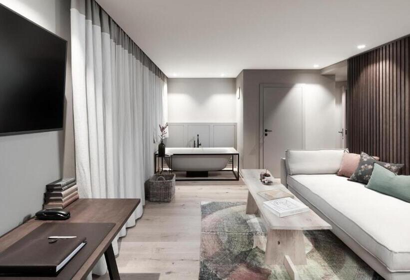 جناح عائلي, Rigele Royal Superior