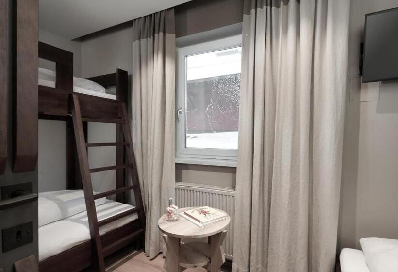 جناح عائلي, Rigele Royal Superior