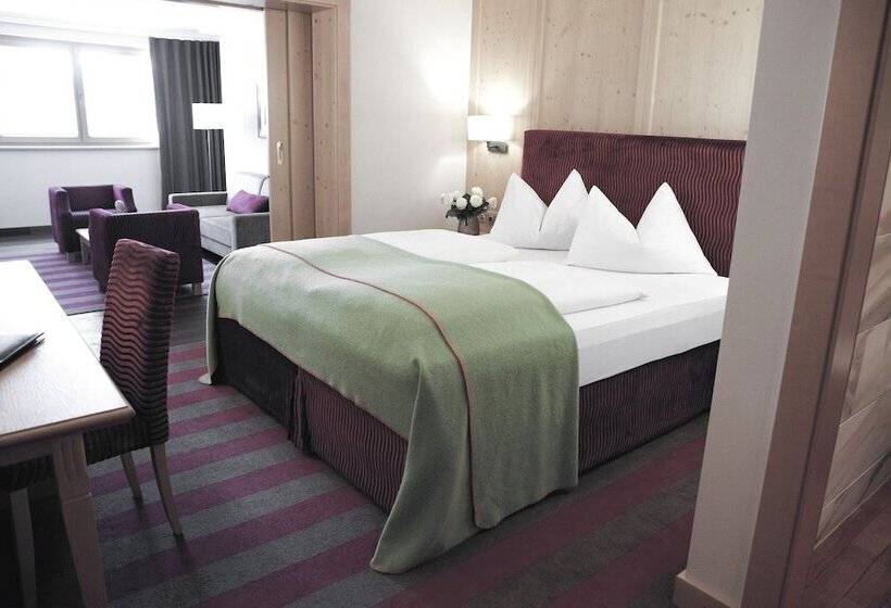 جناح جونيور ديلوكس, Rigele Royal Superior