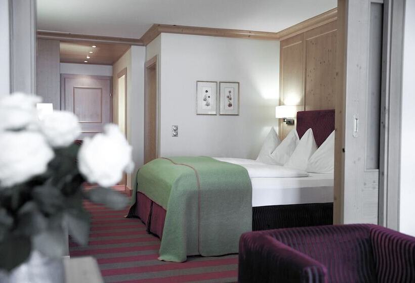 جناح جونيور ديلوكس, Rigele Royal Superior