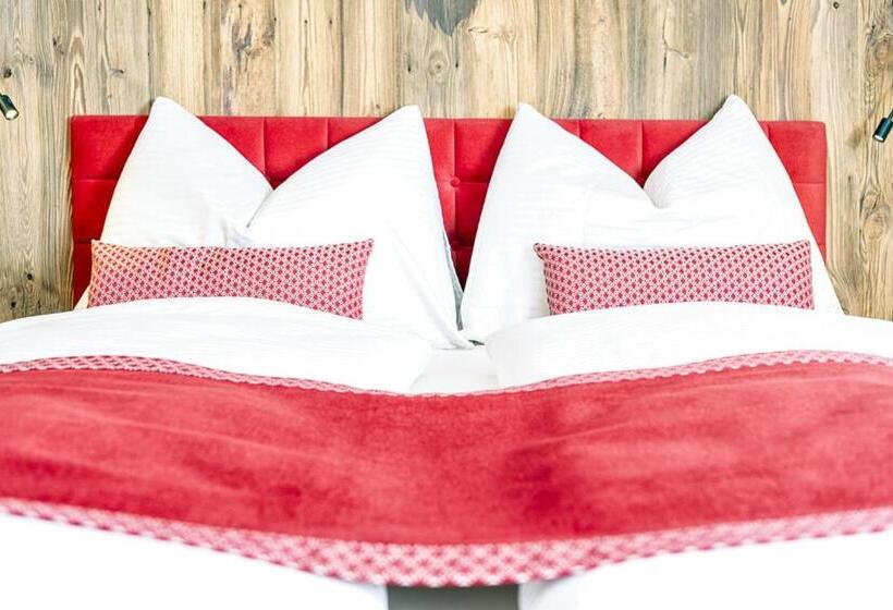 סוויטת ג'וניור, Schörhof