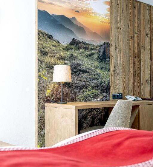 סוויטת ג'וניור, Schörhof