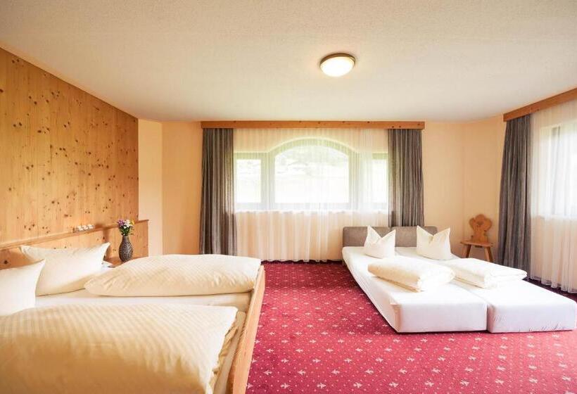 スタンダード4人部屋, Steuxner