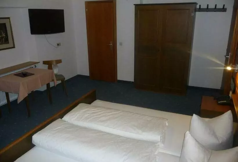 Habitació Estàndard, Valisera