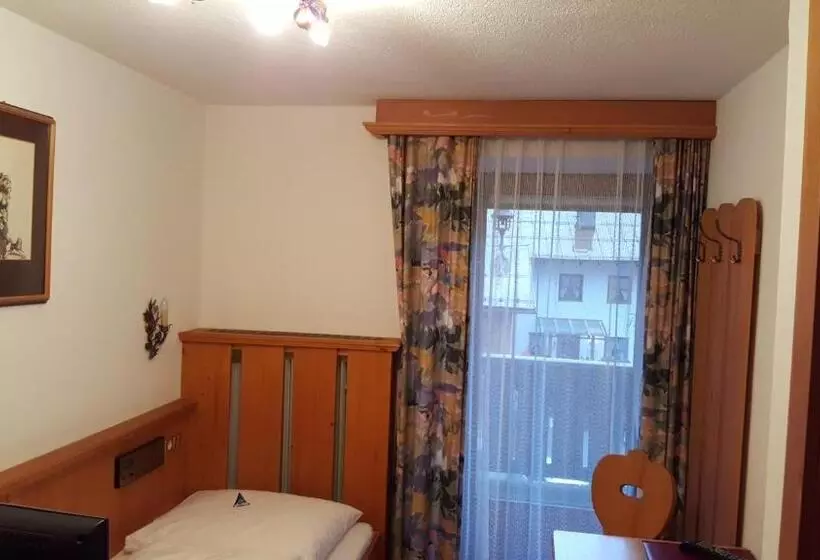Habitación Estàndard Individual, Valisera