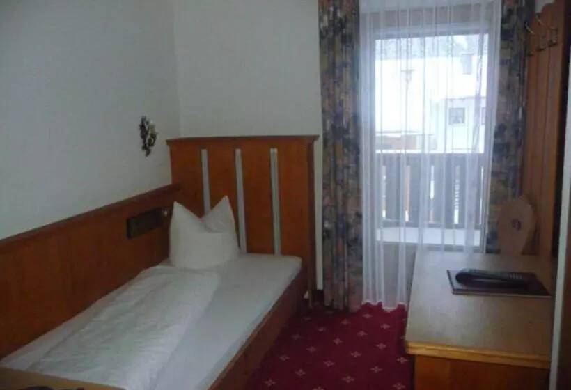 Habitación Estàndard Individual, Valisera