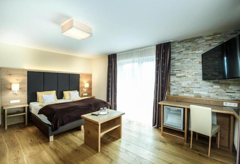 수피리어 룸, Victoria