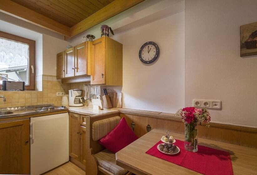 استودیوی استاندارد, Landhaus Gasser