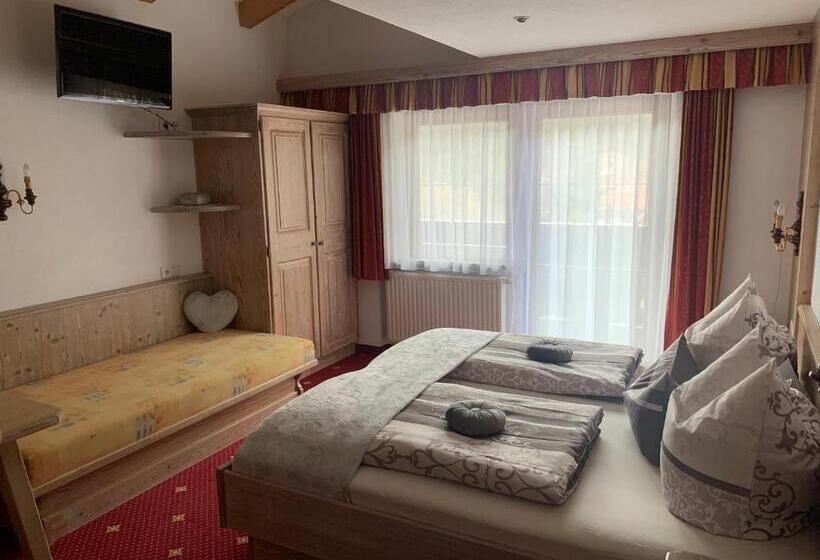 Номер Стандарт с Балконом, Appartements Gästehaus Schrott