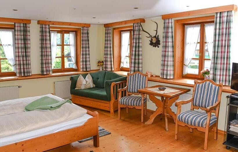 غرفة قياسية, Villa Salis