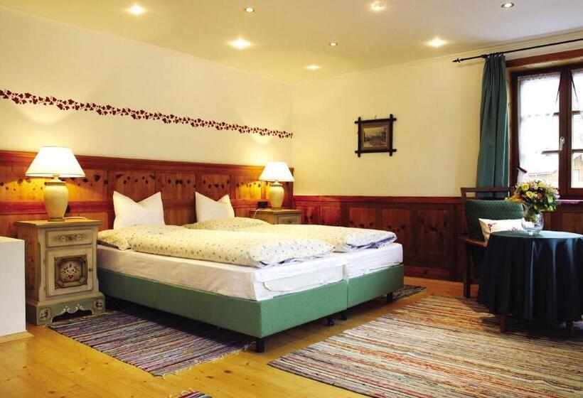Полулюкс, Villa Salis