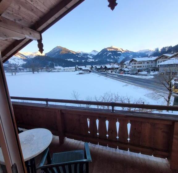 اتاق استاندارد سه نفره, Ferienhotel Alpenhof