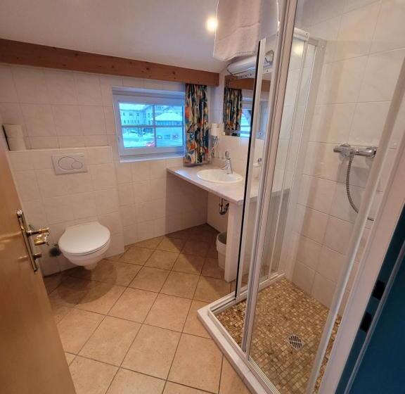 חדר סטנדרט לשלושה, Ferienhotel Alpenhof