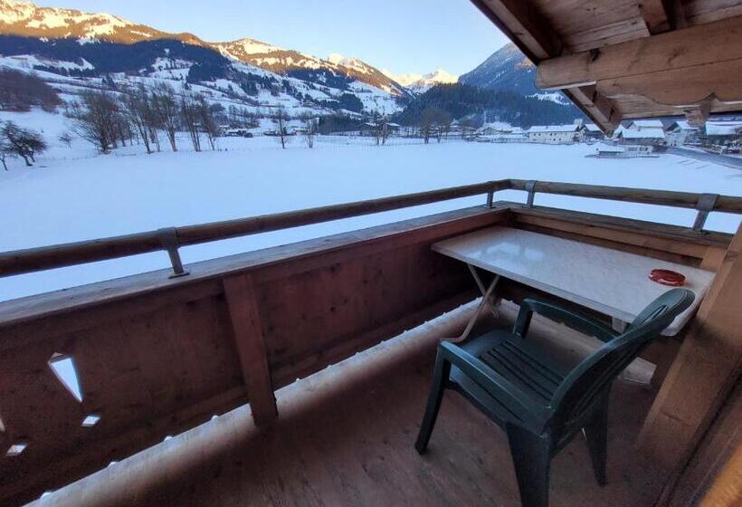 חדר סטנדרט לשלושה, Ferienhotel Alpenhof