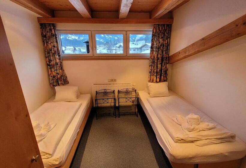 سوییت خانوادگی, Ferienhotel Alpenhof