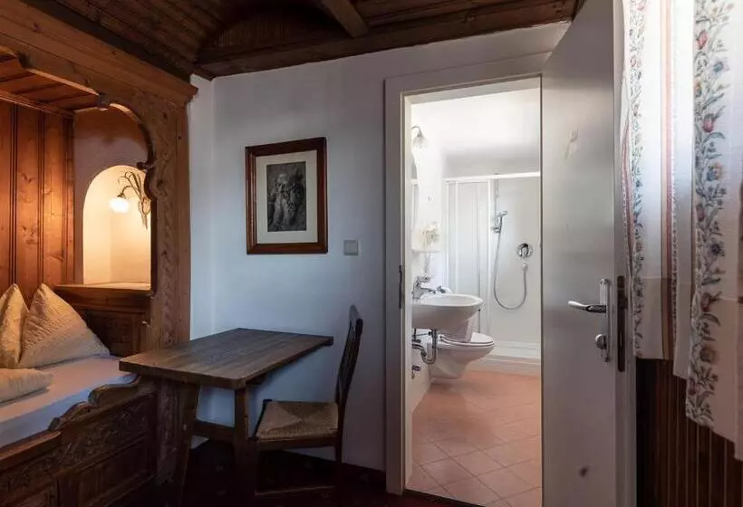 Standard Kolmen Hengen Huone Parveke, Gasthof Residence Brugghof & Erlhof