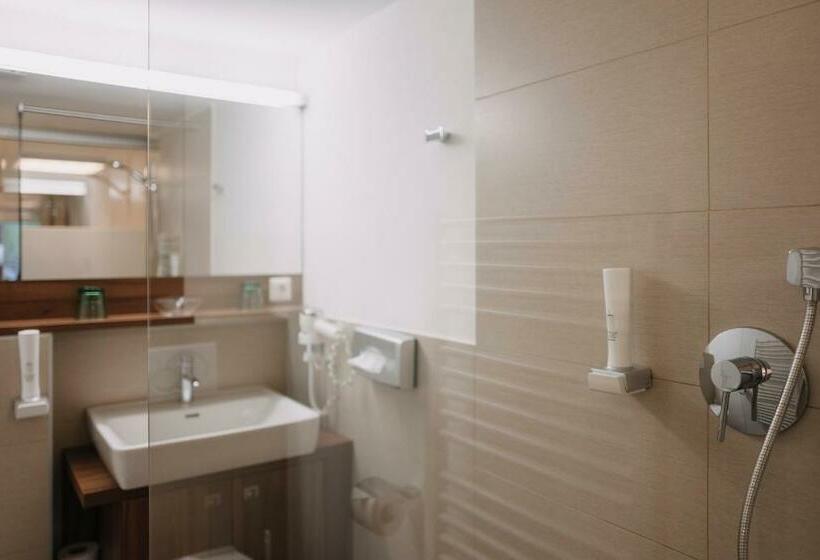 اتاق استاندارد با بالکن, Aichingerwirt