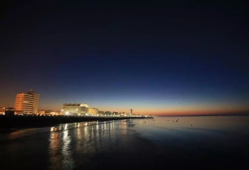 آپارتمان 2 خوابه با چشم‌انداز دریا, Al Mare