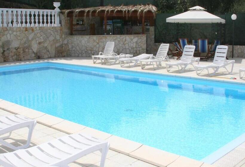 شقة غرفة واحدة, Althea Village Residence
