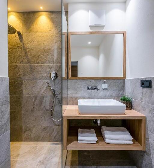 标准间带阳台, Botango