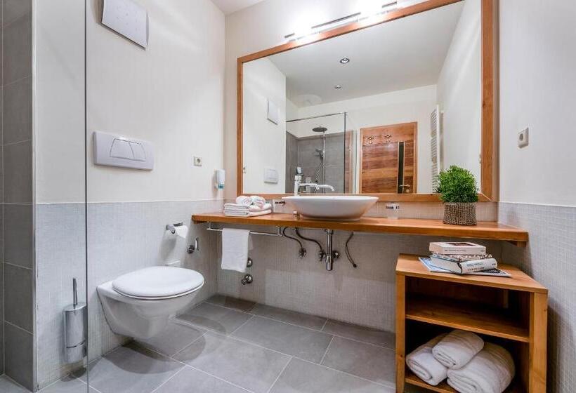 标准房带园景, Botango