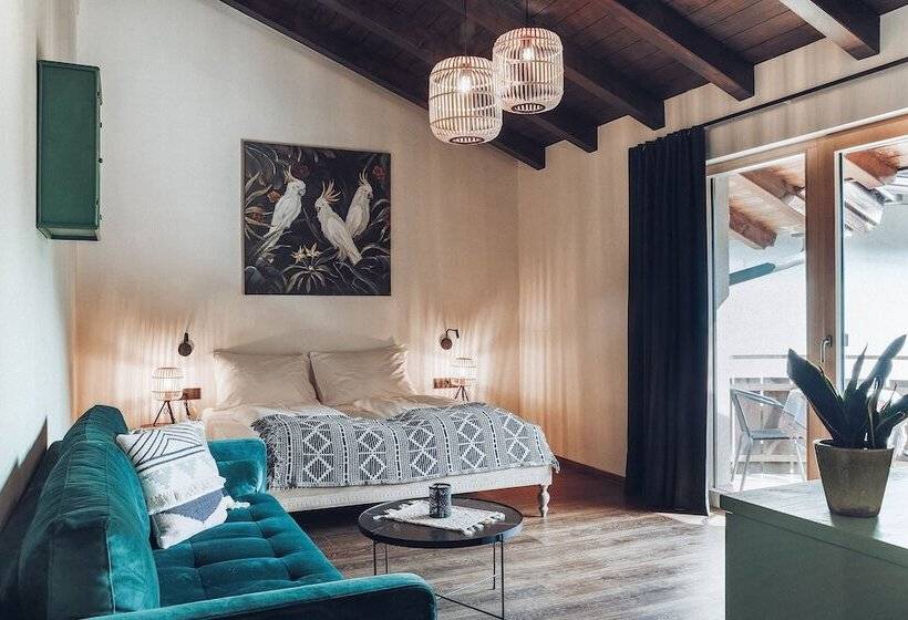 标准间带阳台, Botango