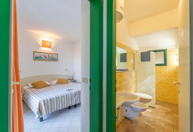 کلبه ییلاقی, Camping Village Rosselba Le Palme