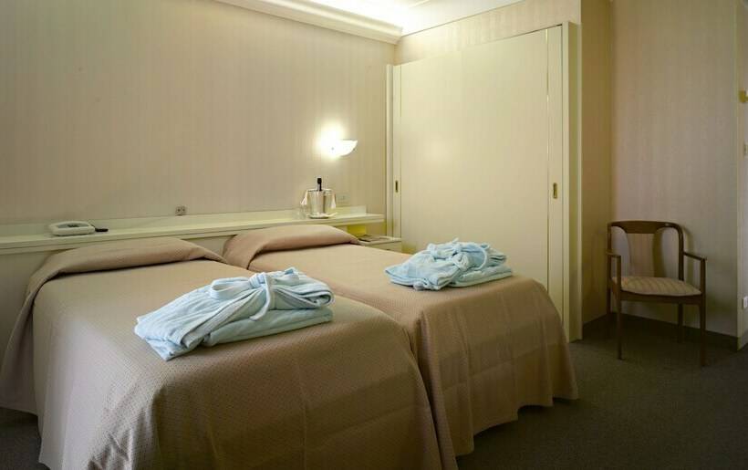 Pokój Standard, Commodore Terme