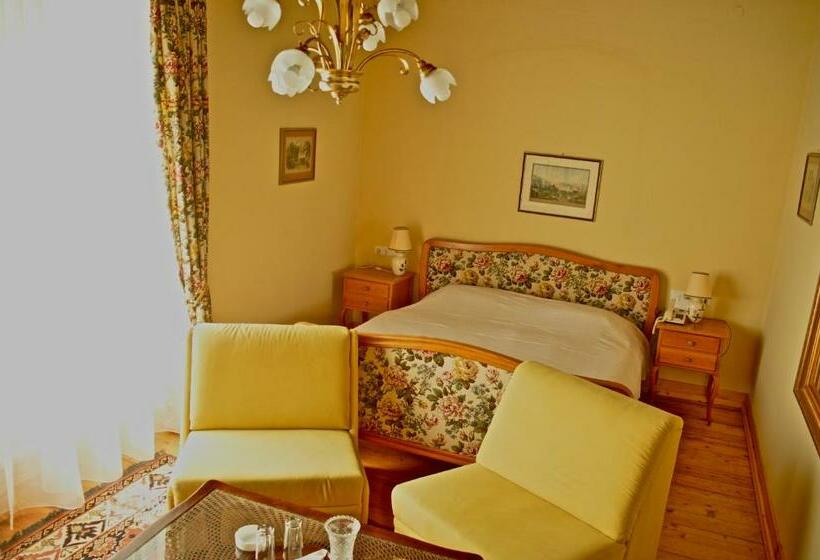 غرفة قياسية, See Villa