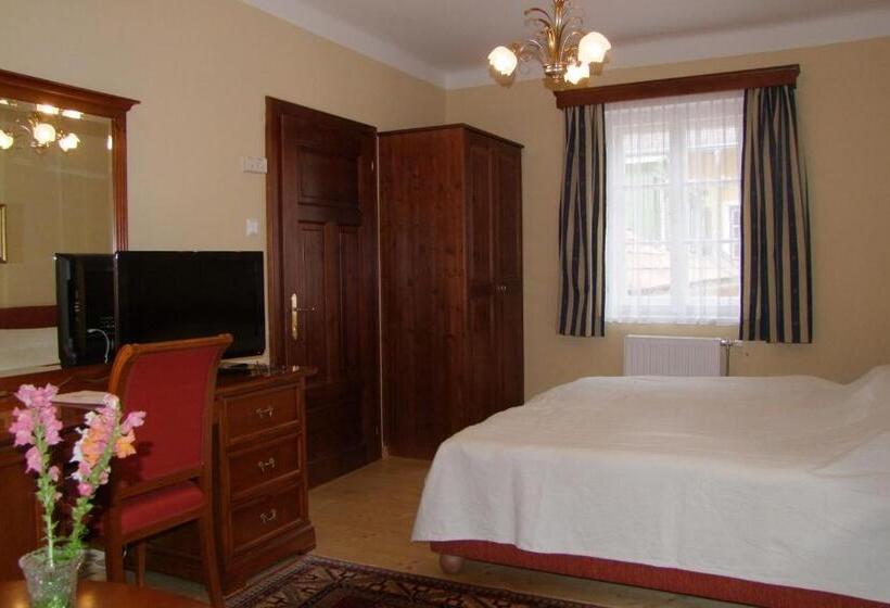 غرفة قياسية فردية, See Villa