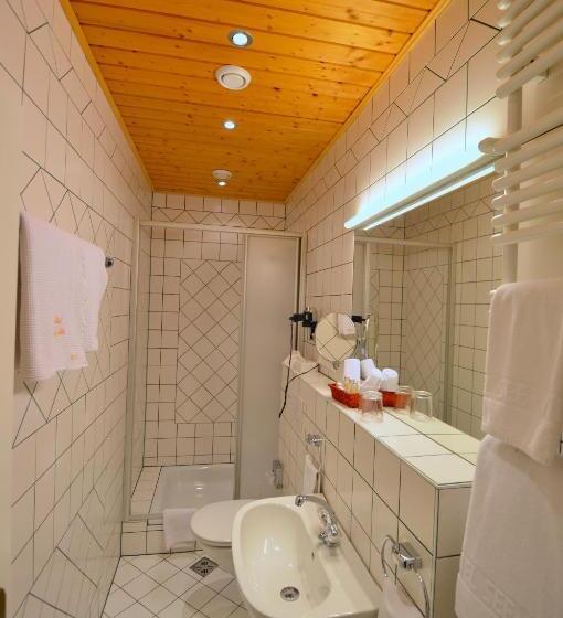 غرفة قياسية مطلّة علي البحيرة, See Villa