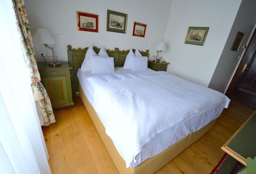 غرفة قياسية فردية, See Villa