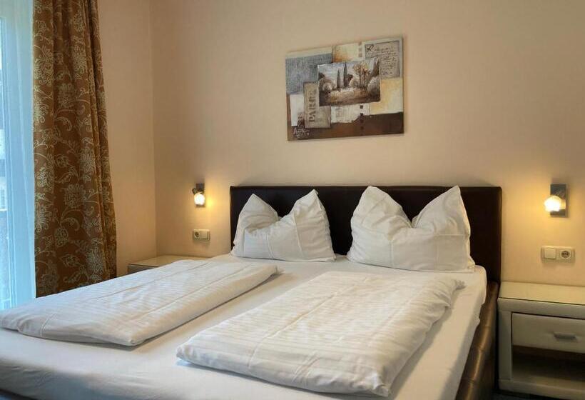 غرفة قياسية مزوَّدة بشُرفة, Seerose Wolfgangsee