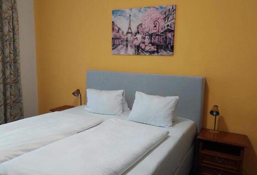 غرفة قياسية مزوَّدة بشُرفة, Seerose Wolfgangsee